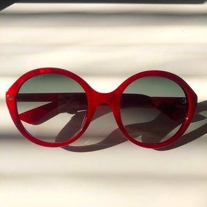 Gucci Round Acetate sunglasses in Pearl Red